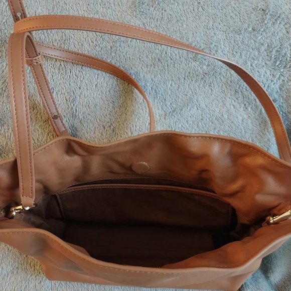 Quince Tan Shoulder Bag - Picture 3 of 4
